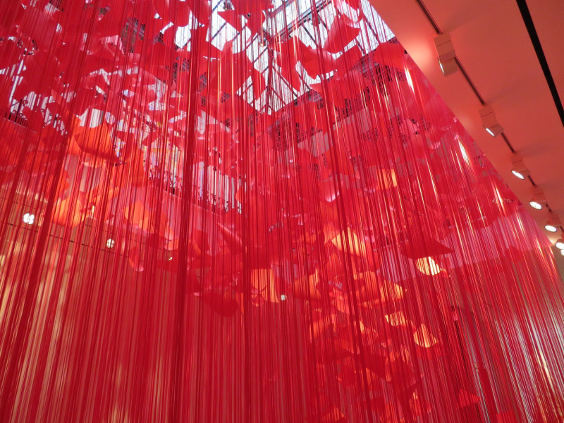 CHIHARU SHIOTA, le vêtement comme une seconde peau
